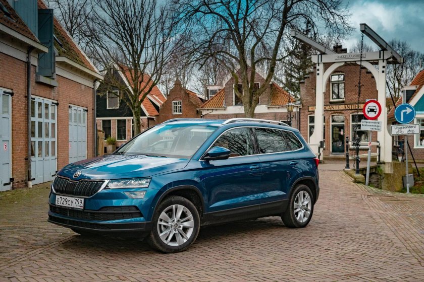 Шкода Карок синий