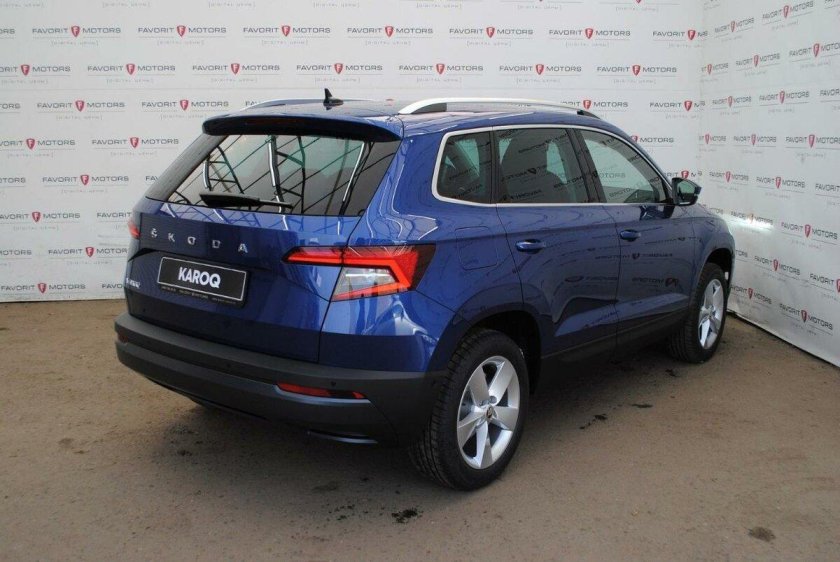 Skoda Karoq синий Reef металлик