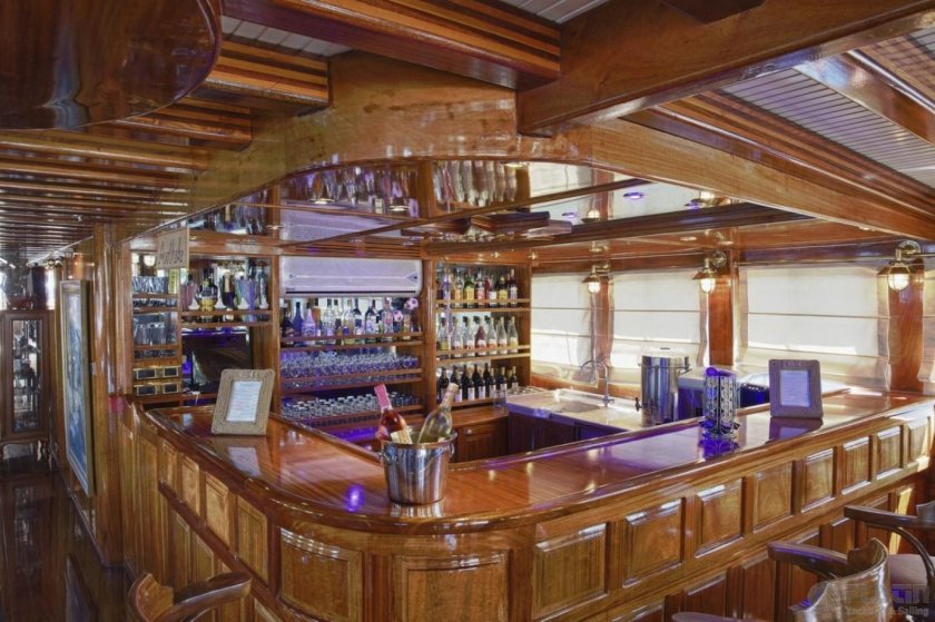 Гранд Адмирал яхта