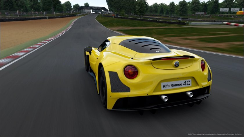 Альфа Ромео 4с трековая Гран Туризмо