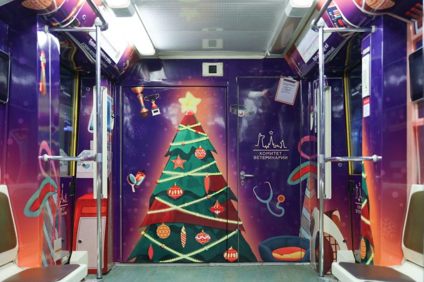 Новогодний поезд метро москва