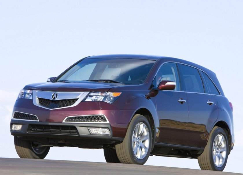 Машина Акура МДХ