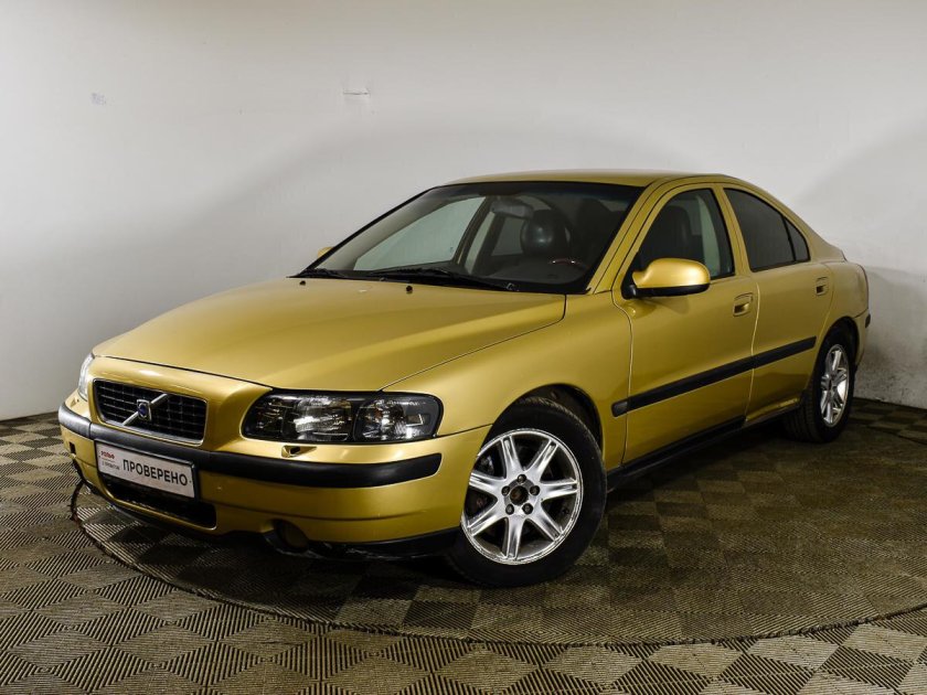 Volvo s60 2001 gold