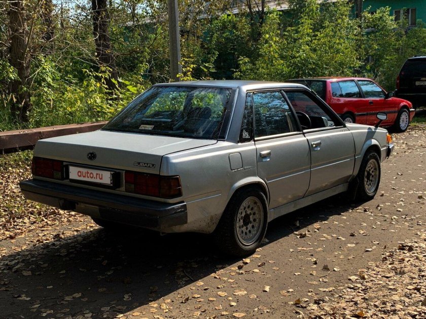 Субару леон