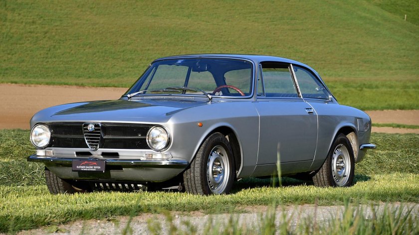 Alfa Romeo Giulia gt 1300 Junior