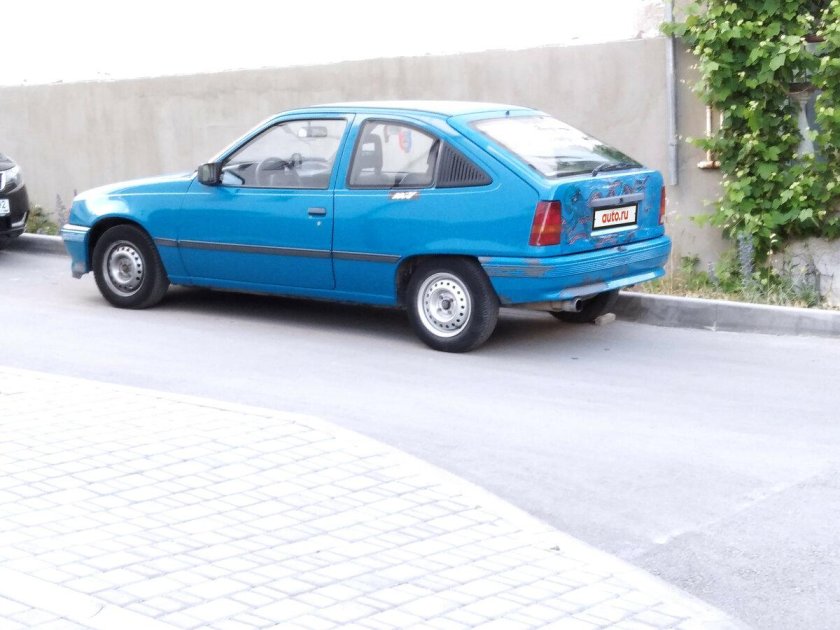 Opel kadett 1986 хэтчбек