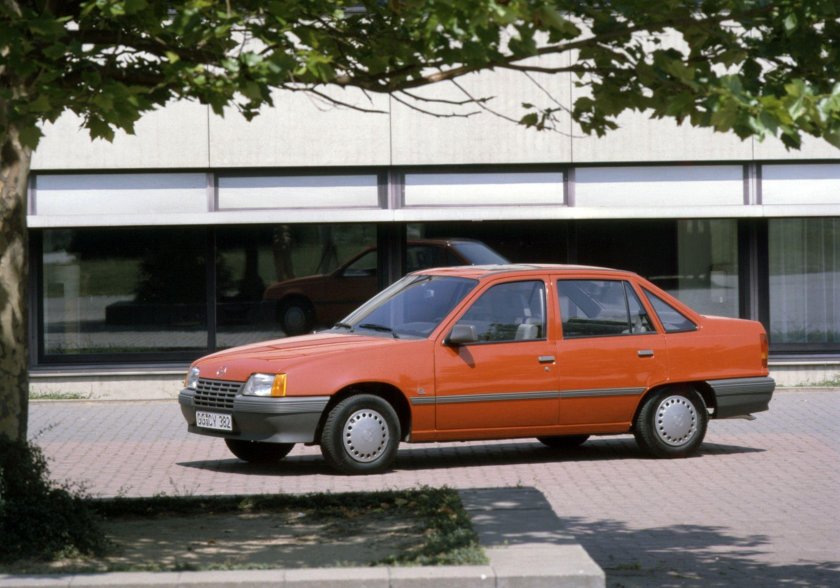 Опель кадет 1986 седан