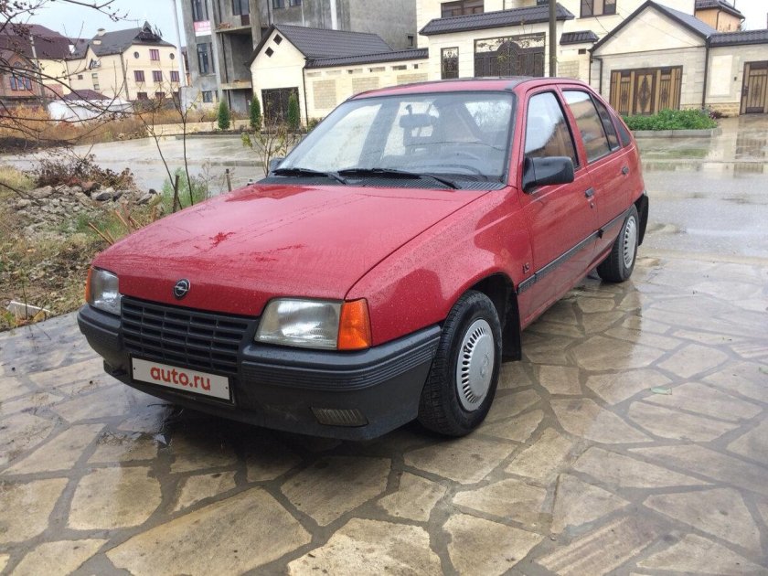 Opel Kadett 1.3 МТ, 1987,