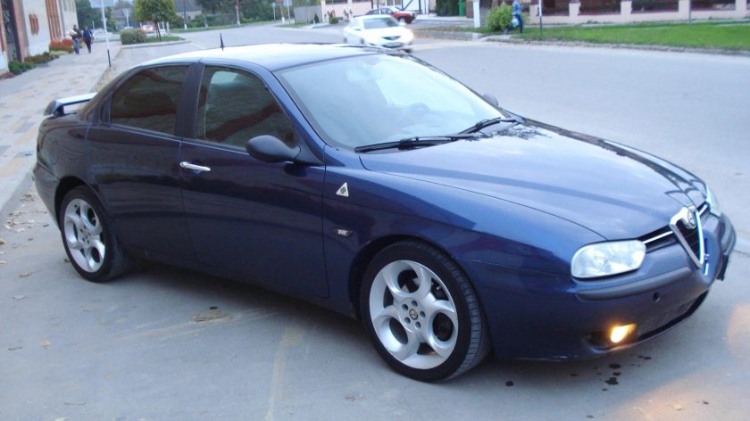 Alfa Romeo 156 голубая