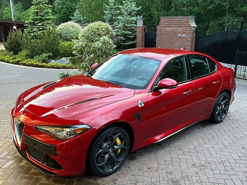 Alfa romeo giulia quadrifoglio