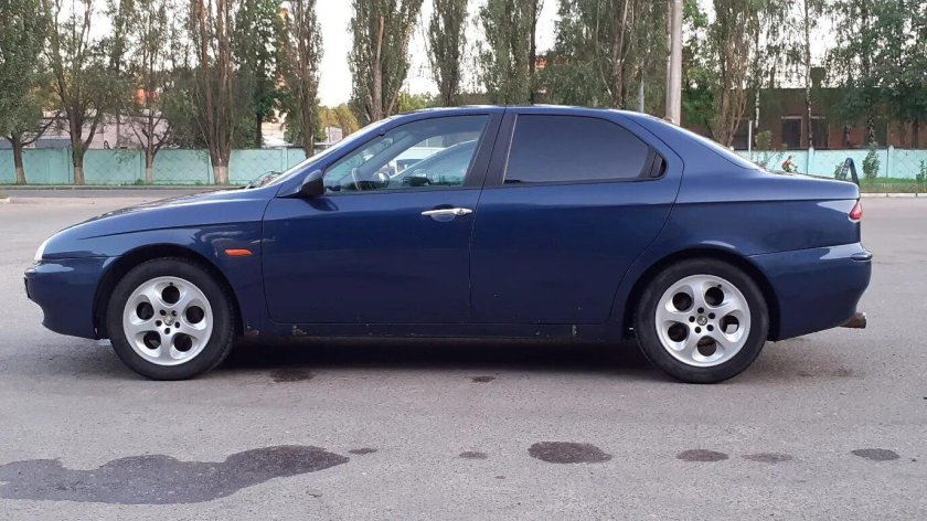 Альфа Ромео 156 синяя