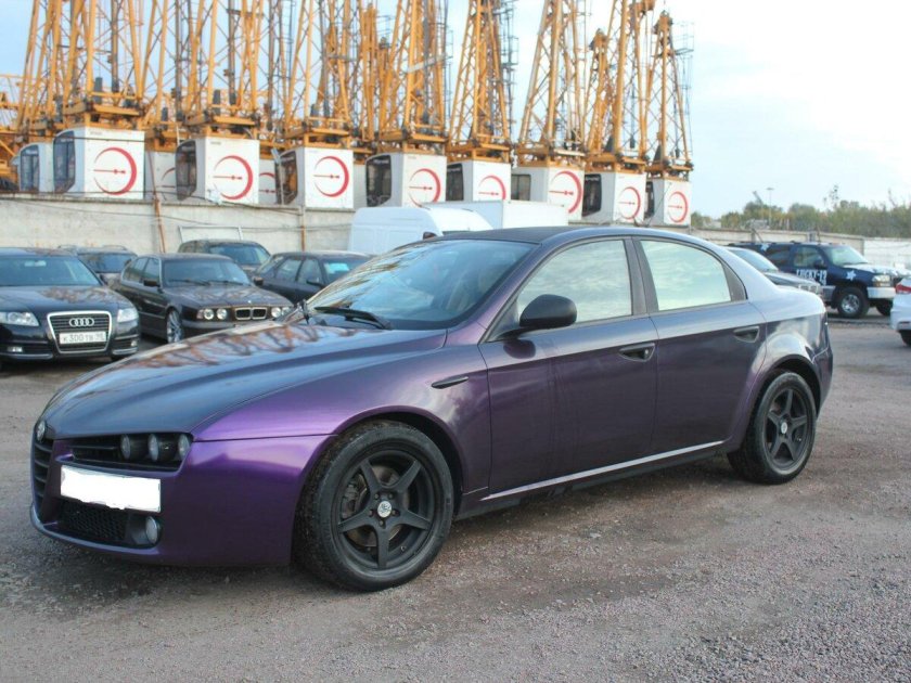 Альфа Ромео 159 фиолетовая