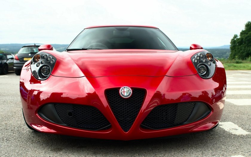 Машина Alfa Romeo