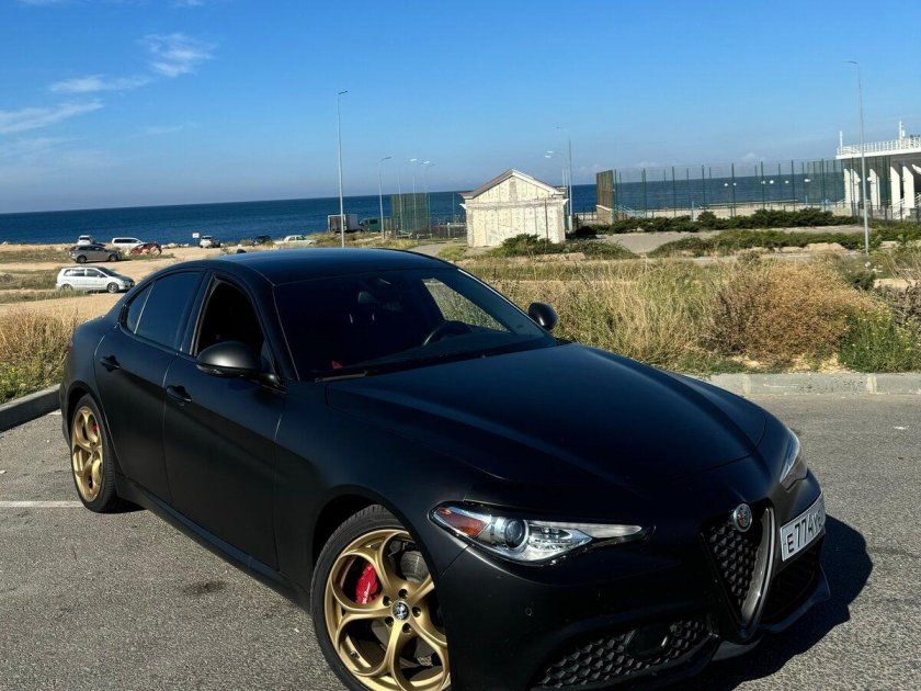 Машина alfa romeo giulia