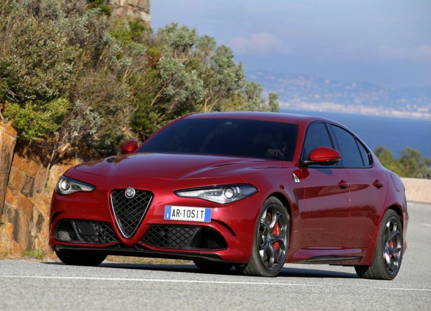 Машина Alfa Romeo Giulia