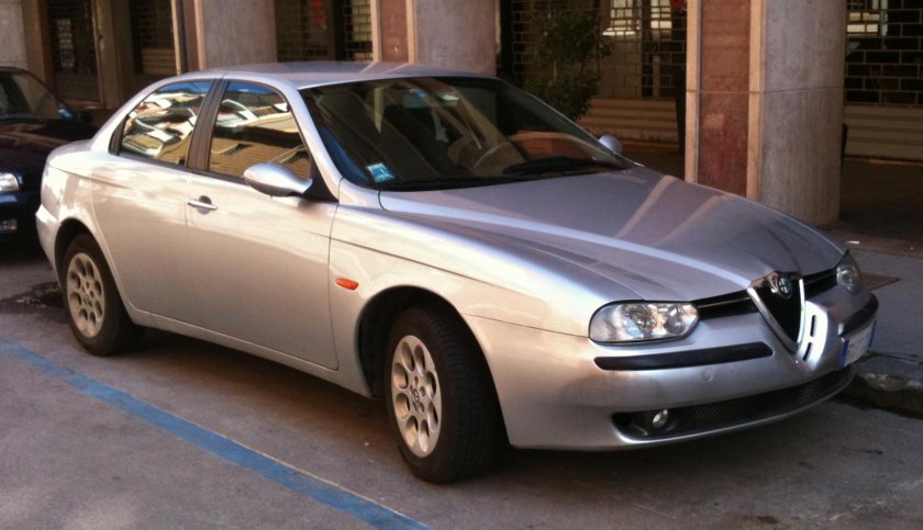 Альфа Ромео 156 серебро