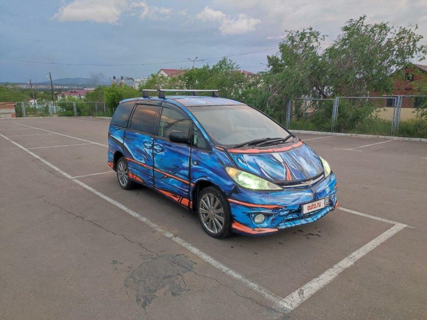 Toyota Estima II 2005