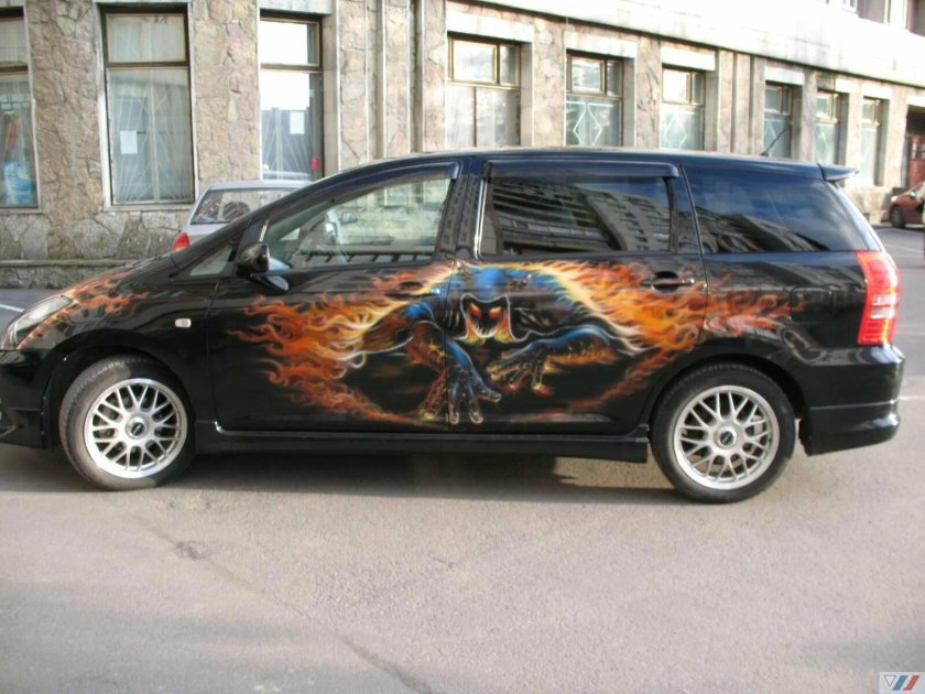 Аэрография Тойота Эстима 2002г
