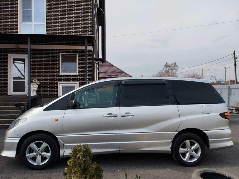 Тойота эстима 2001