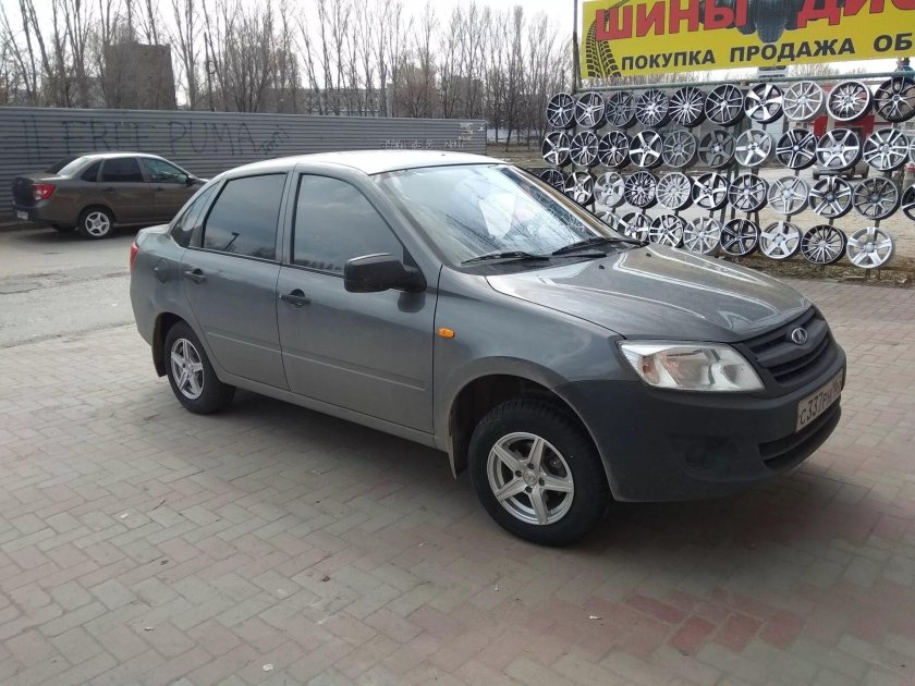 Лада Гранта цвет серое олово