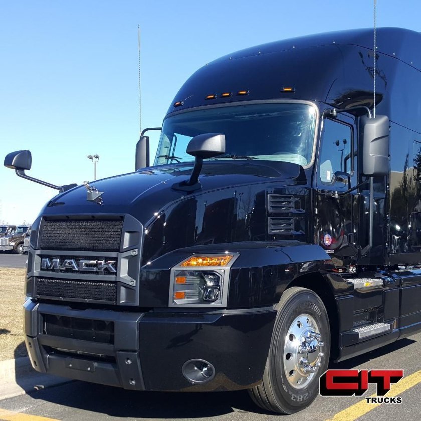 Тягач Mack 2020