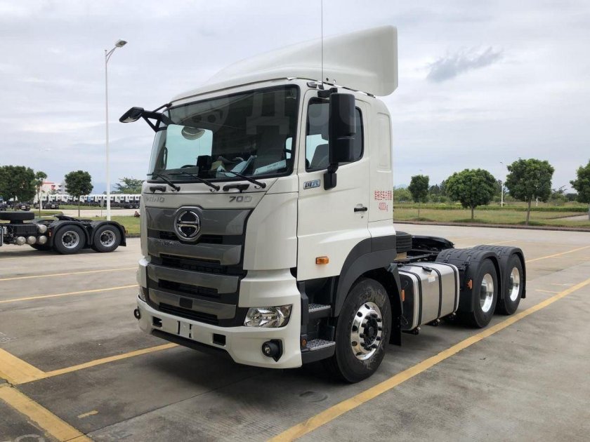 Седельный тягач хино