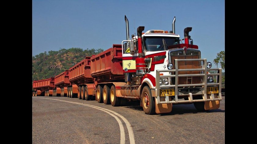 Грузовики автопоезда Австралии.
