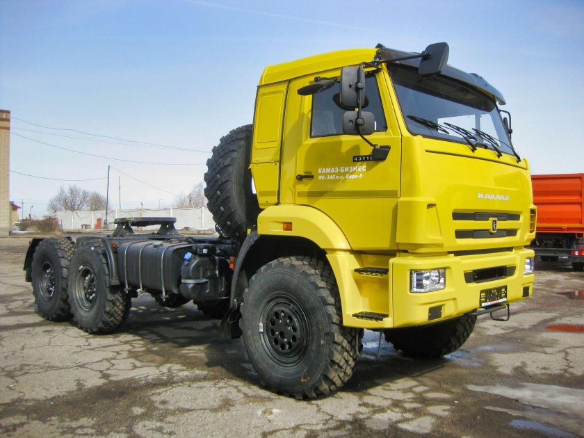 Седельный тягач камаз