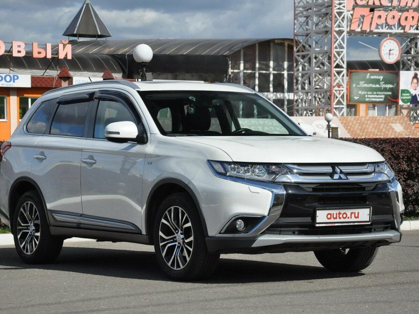 Mitsubishi Outlander 2015