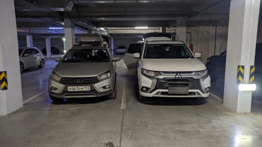 Mitsubishi outlander белый