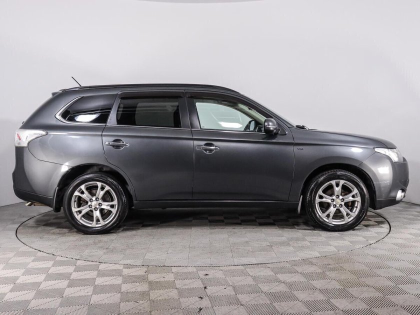 Mitsubishi outlander iii