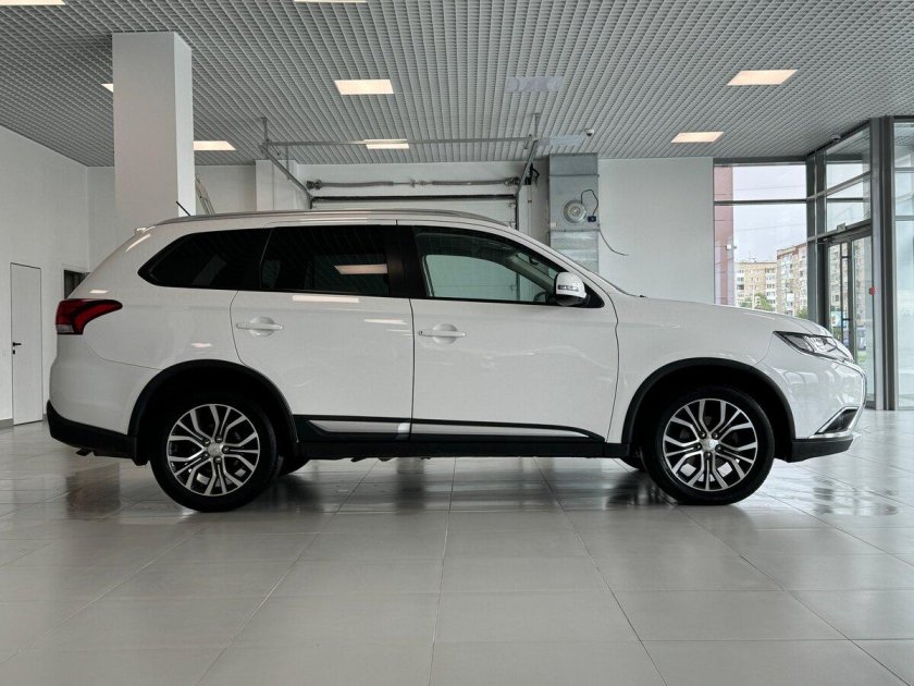 Mitsubishi outlander 2019
