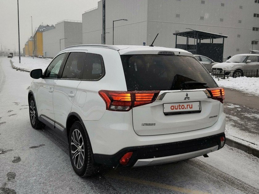 Новый мицубиси аутлендер 2022