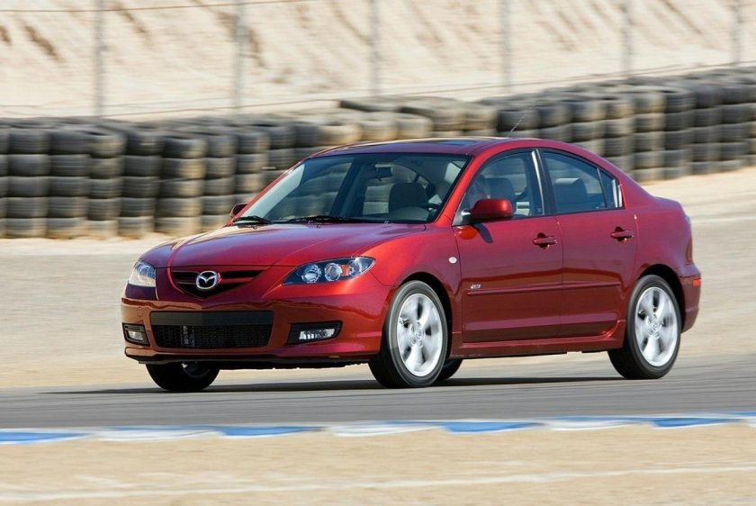 Mazda 3 BK седан