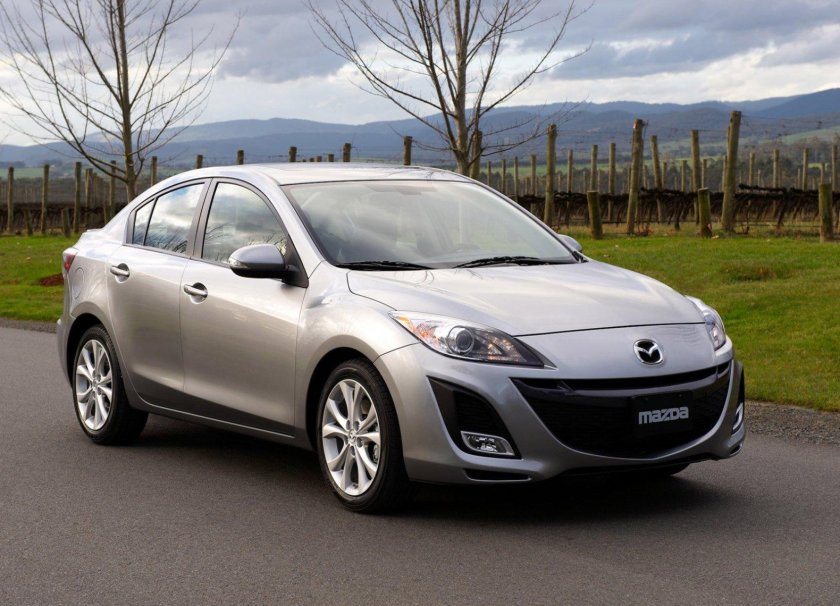 Мазда 3 седан 2009