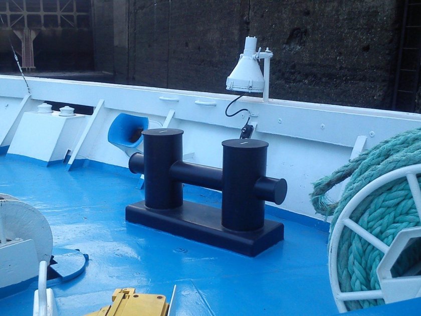 Кнехты швартовые