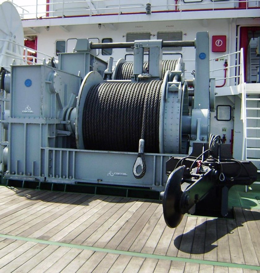 Якорная лебедка брашпиль