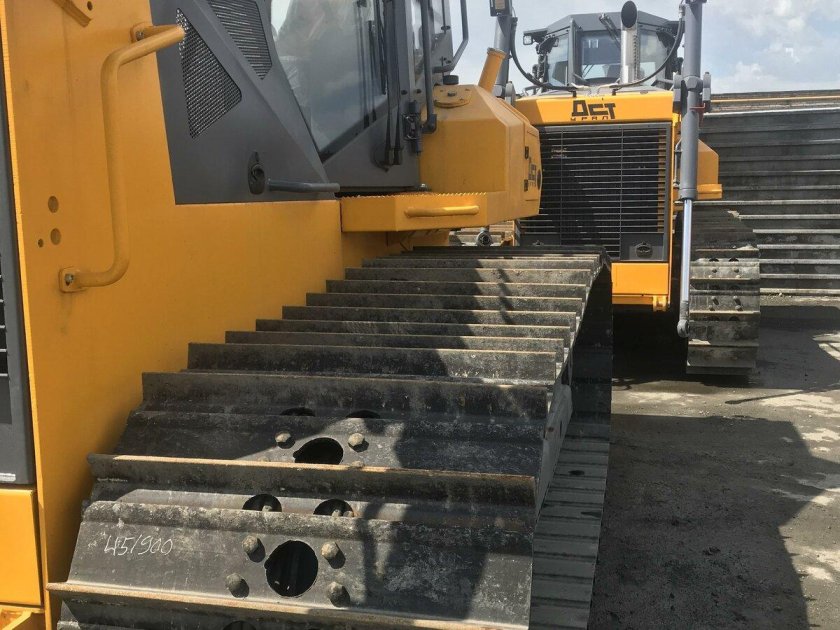 Бульдозер ДСТ-Урал d12