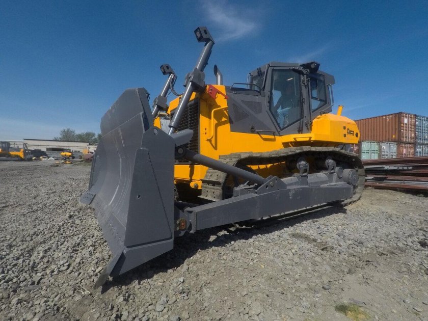 Бульдозер ДСТ-Урал d10