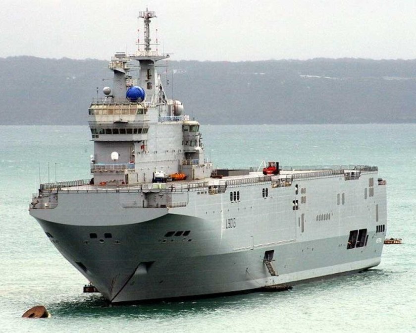 Универсальный десантный корабль Мистраль