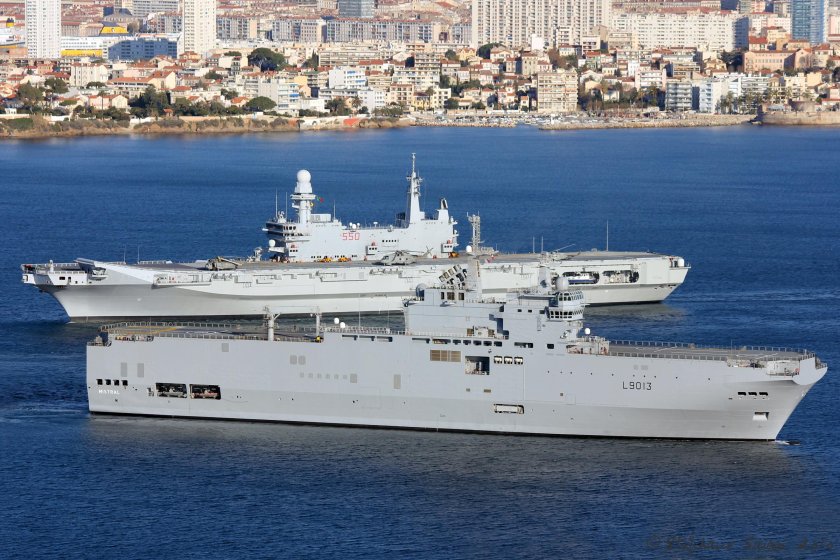 Вертолетоносцы Мистраль