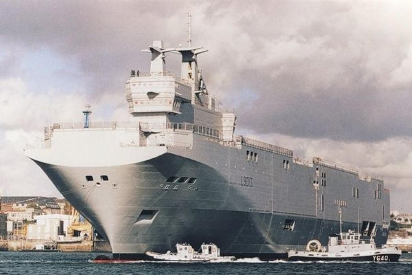 Мистраль вертолетоносец