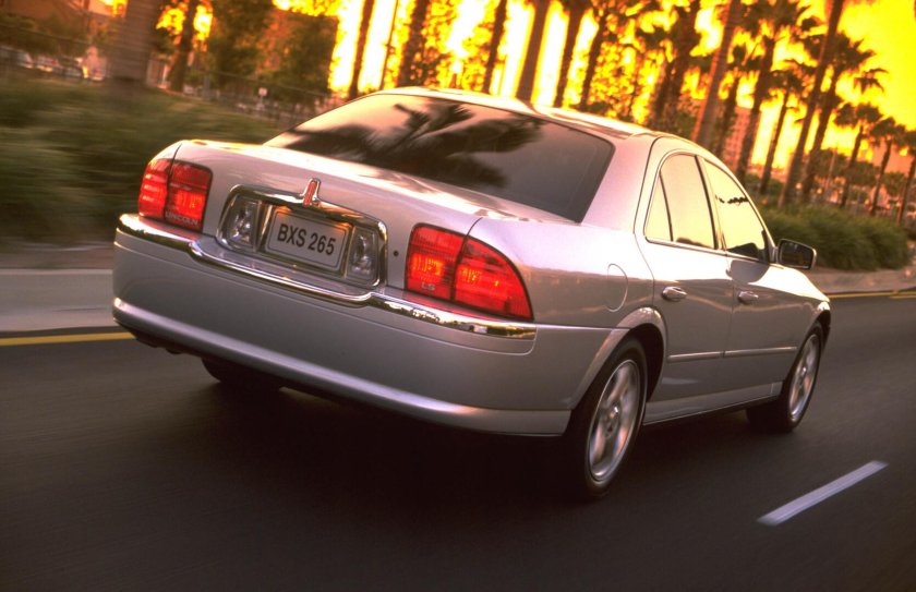 Linkoln седан 2000