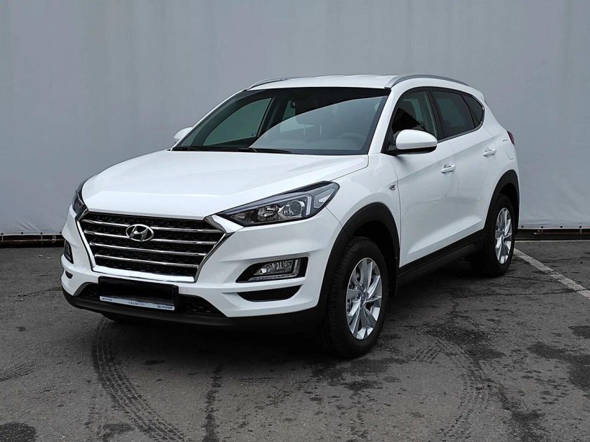 Белый Hyundai Tucson III Рестайлинг 2.0 at (150 л.с.) 4wd с пробегом