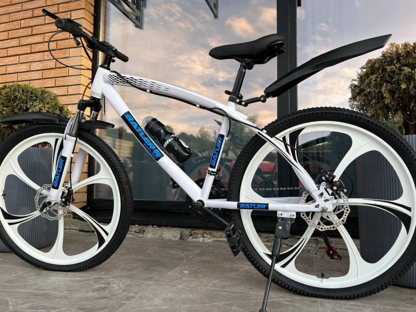 Велосипед с облегченной рамой белый Спортмастер