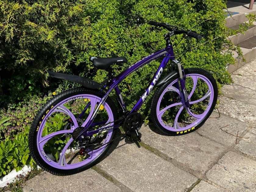 Велосипед на литых дисках 26