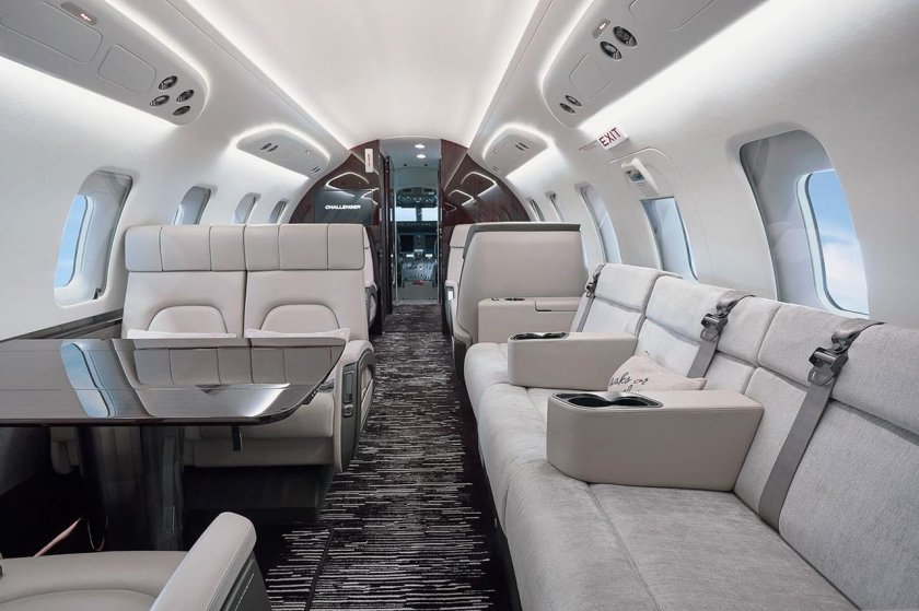 Бизнес Джет Challenger 650