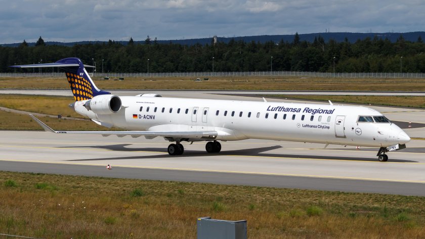 Canadair CRJ 900