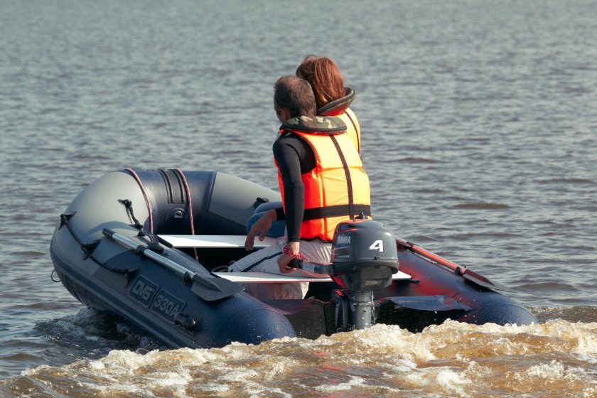 Лодка Альфа 330