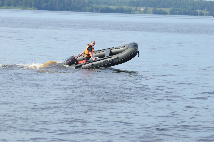 Лодка ДМБ 370 Дельта